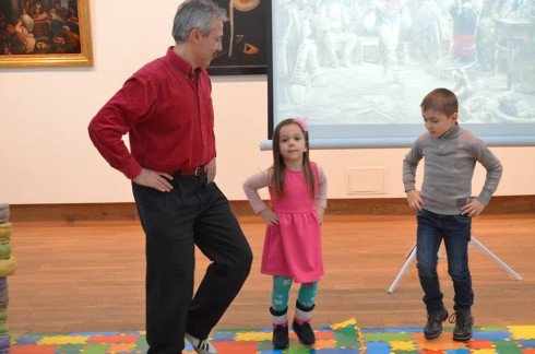 Детски университет НБУ със занятие за българските народни танци